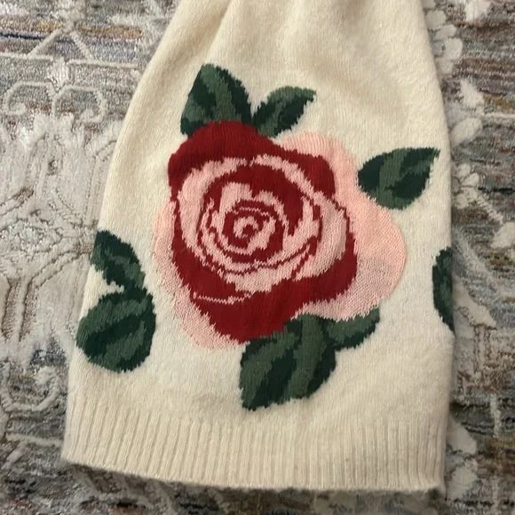 ❌ SOLD ❌ Red Rose Detail Cropped Sweater with Flared Sleeves - Picture 3 of 4